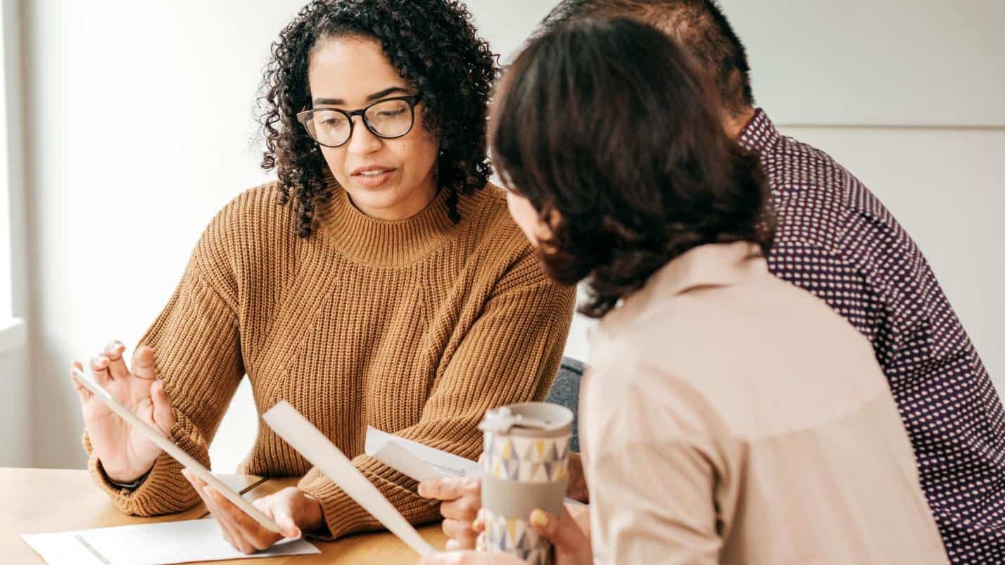 How Advisors Help Small Businesses Offer Benefits Without Administrative Complexity